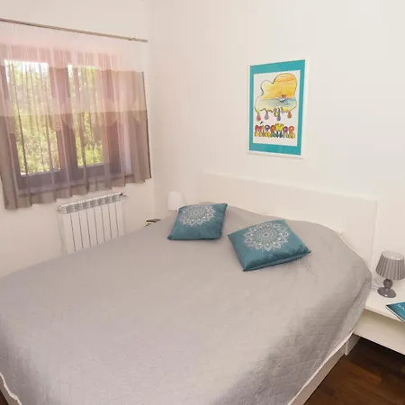 Apartment Riviera Blue With Seaview, Private Whirlpools And Parking Near Opatija