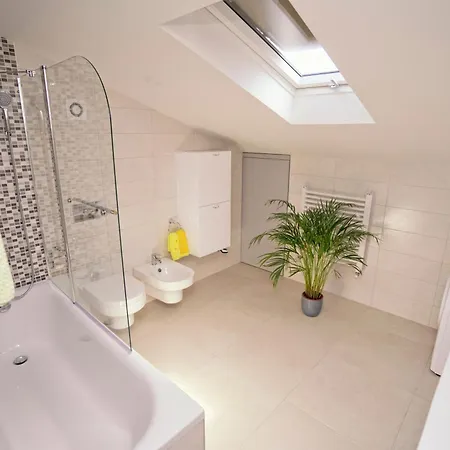 Riviera Blue With Seaview, Private Whirlpools And Parking Near Opatija *