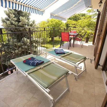 Apartment Riviera Blue With Seaview, Private Whirlpools And Parking Near Opatija Opric