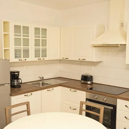 Apartment Riviera Blue With Seaview, Private Whirlpools And Parking Near Opatija