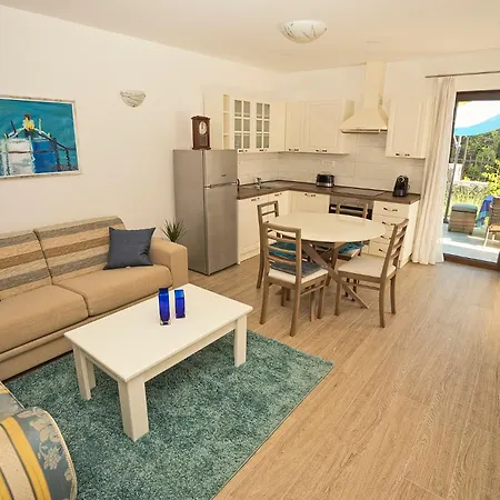 Riviera Blue With Seaview, Private Whirlpools And Parking Near Opatija *