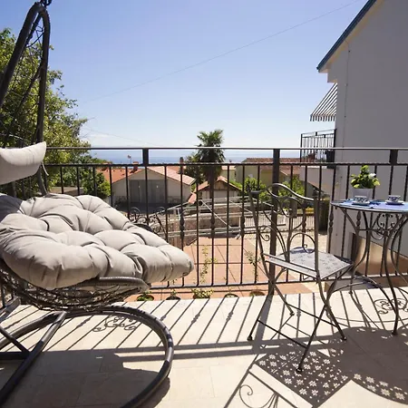 Riviera Blue With Seaview, Private Whirlpools And Parking Near Opatija *